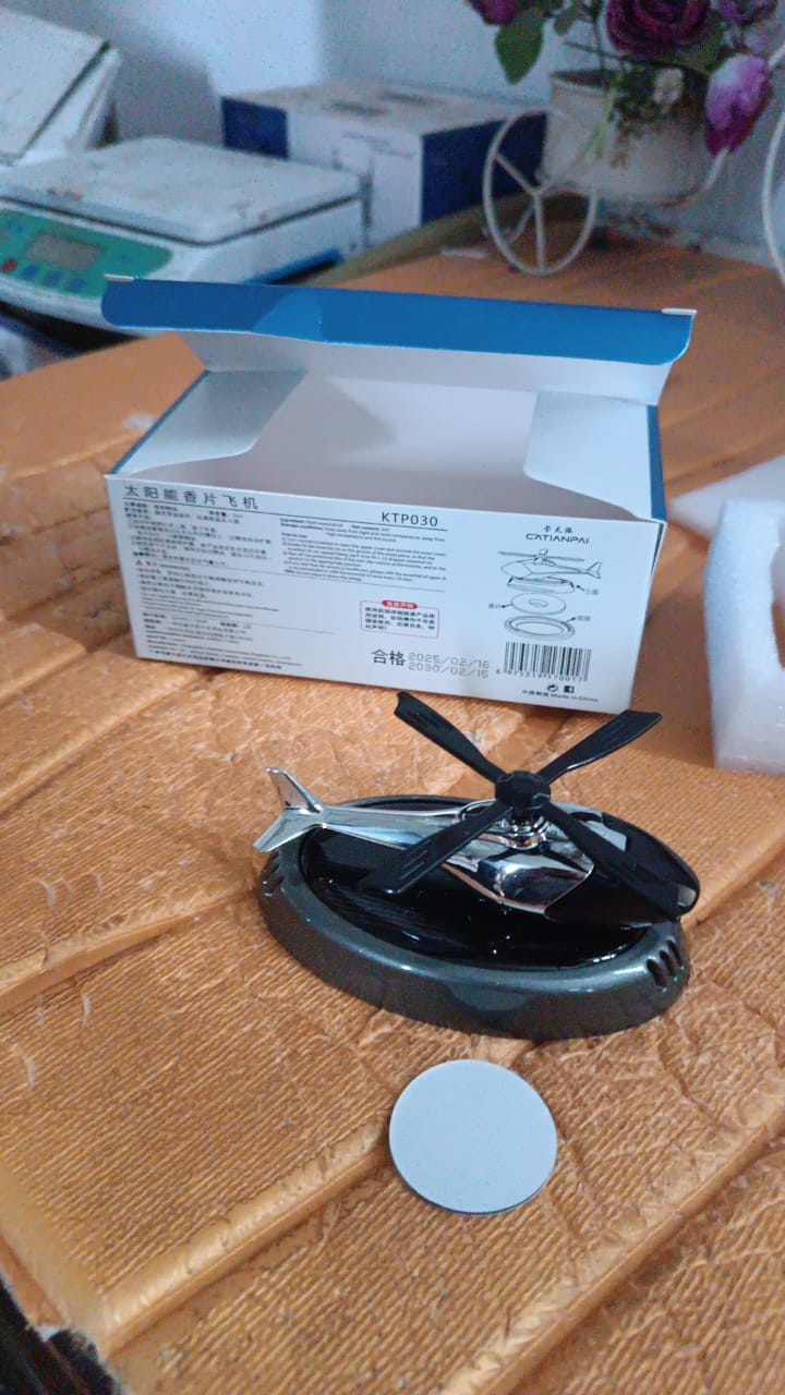 0047. Aero Scent Pro™ Rotating Car Dashboard Perfume Diffuser – 1 Set